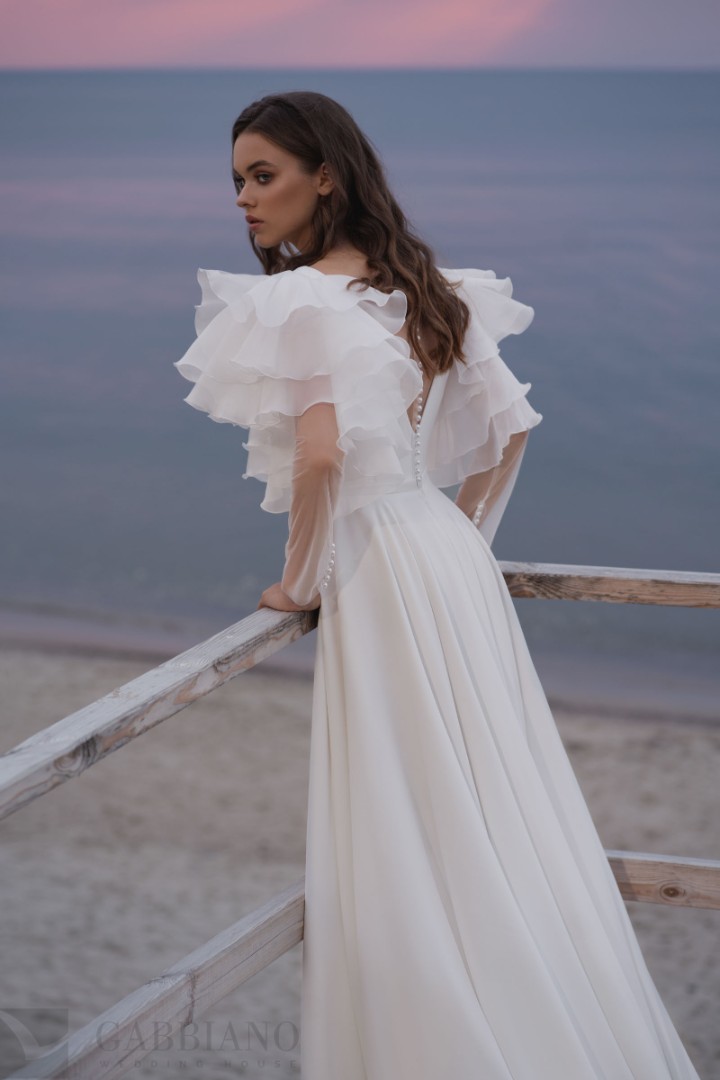 Свадебное платье Нарина А-силуэт , Со шлейфом, 2022 год, Длинное, С рукавами 