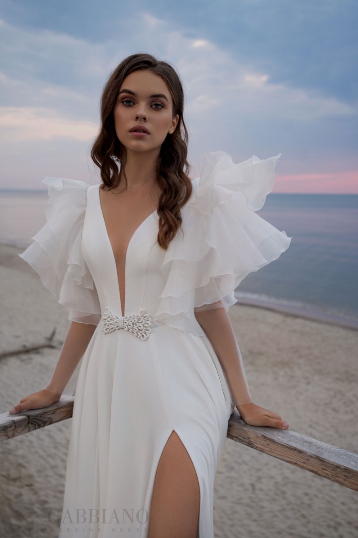 Свадебное платье Нарина А-силуэт , Со шлейфом, 2022 год, Длинное, С рукавами 