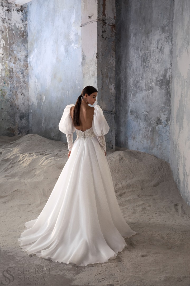 Свадебное платье Альма #2 А-силуэт , 2022 год, С корсетом, С рукавами, Со шлейфом 